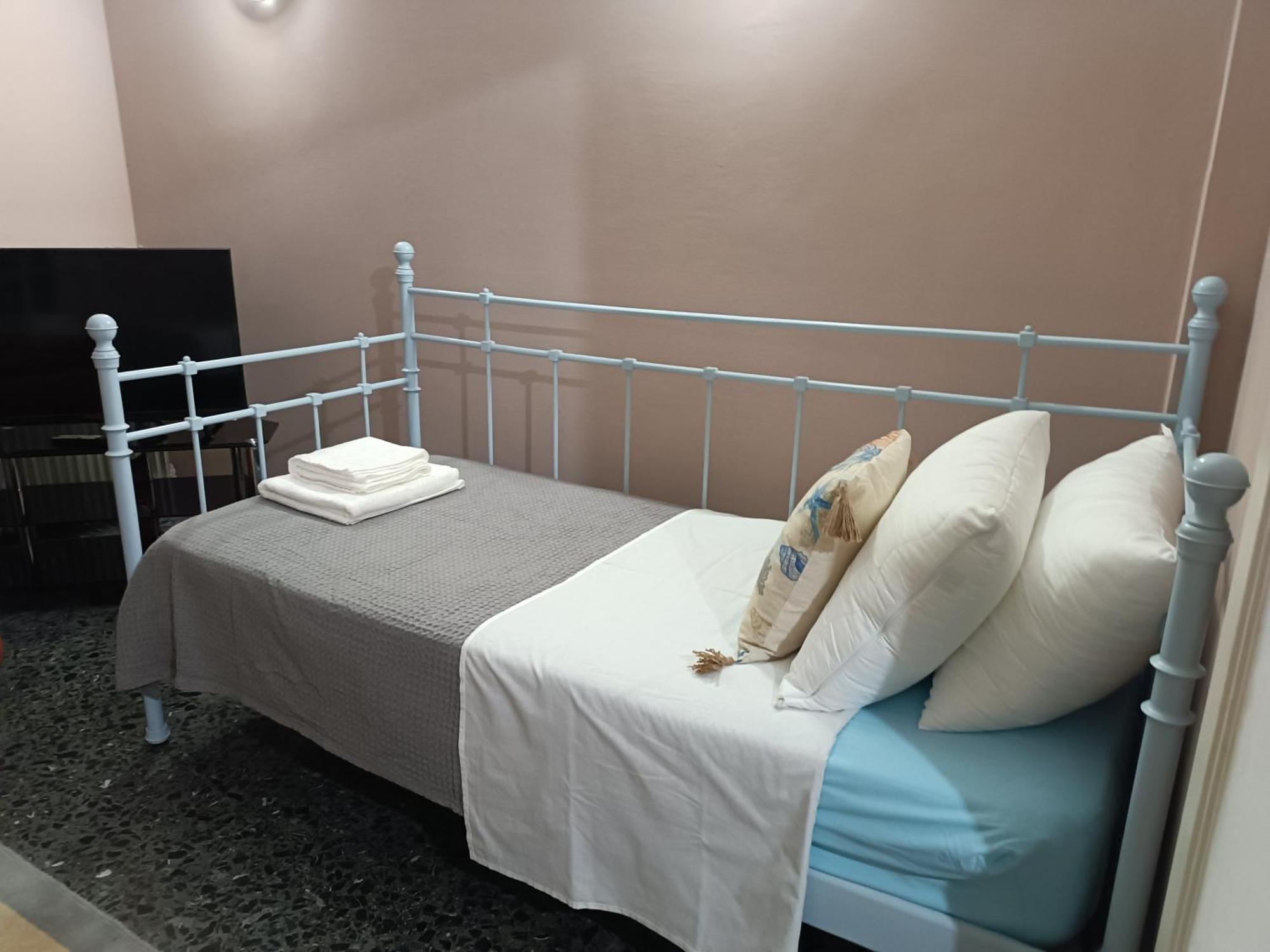 Apartment Escale & Journey - Athens Airport Layover *