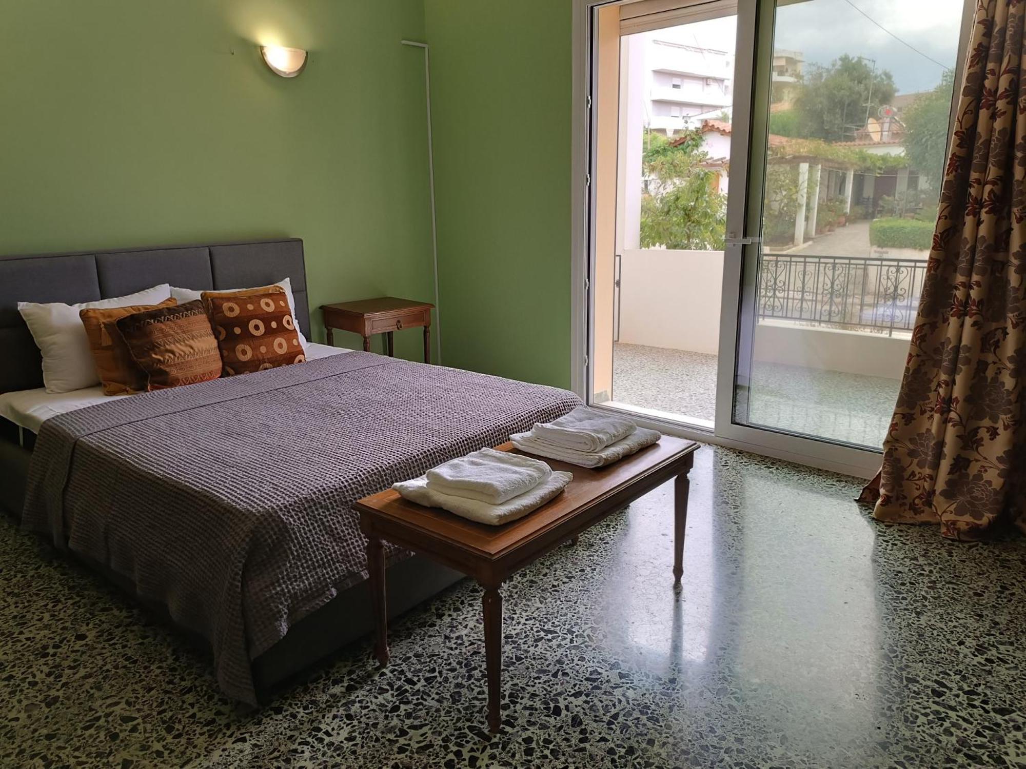 Apartment Escale & Journey - Athens Airport Layover